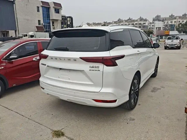 Wuling Victory — Фото автомобиля 6
