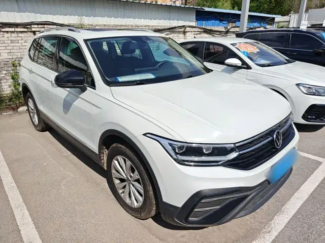 Volkswagen Tiguan L — Фото автомобиля 3