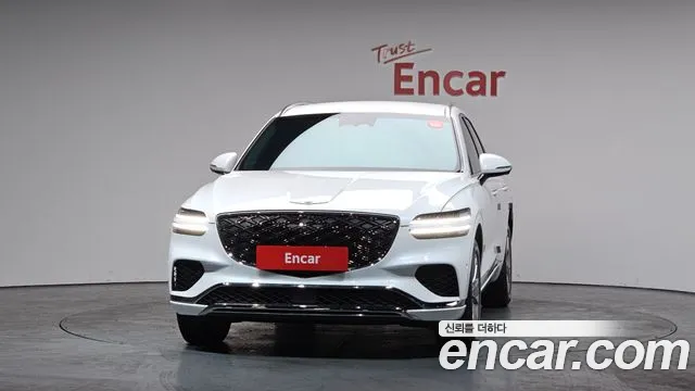 Genesis GV70 2.5T Бензин 2WD — Фото автомобиля 3