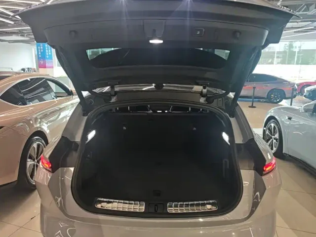 Nio ET5 Touring — Фото автомобиля 18