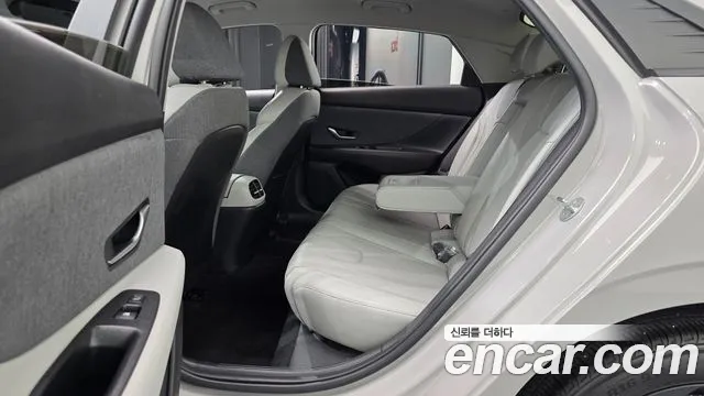 Hyundai Avante CN7 — Фото автомобиля 17