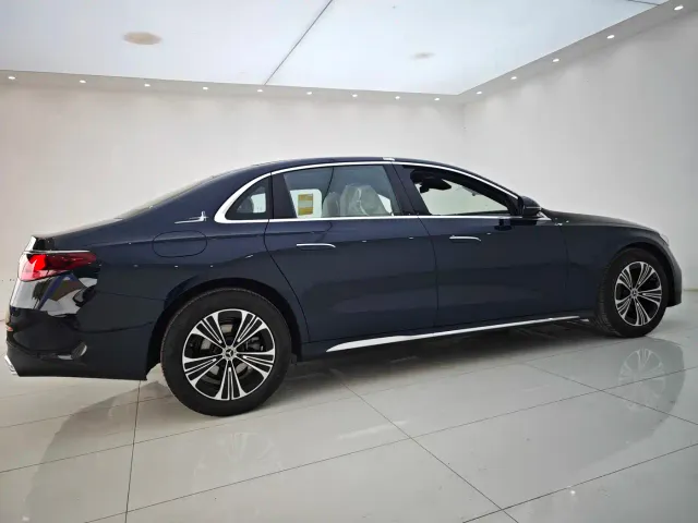 Mercedes-Benz E-Class — Фото автомобиля 13