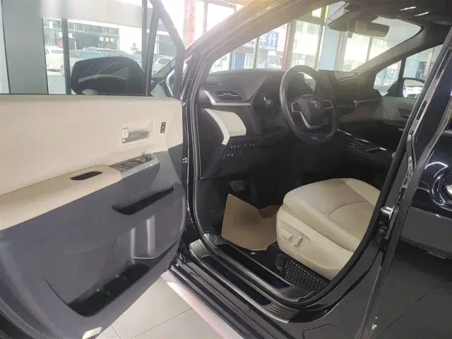Toyota Granvia — Фото автомобиля 15