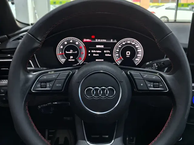 Audi A4L — Фото автомобиля 10