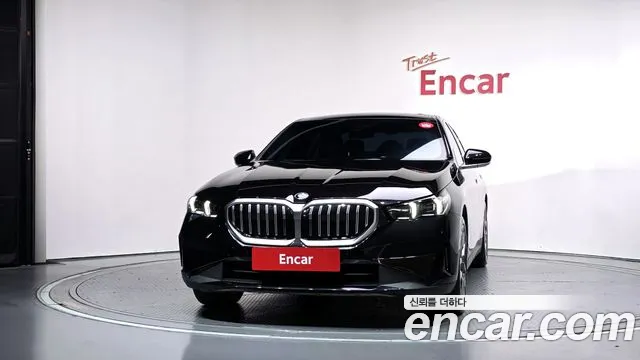 BMW 5 Series G60 — Фото автомобиля 3