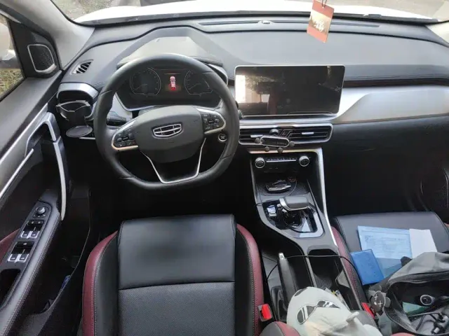 Geely Binyue — Фото автомобиля 12