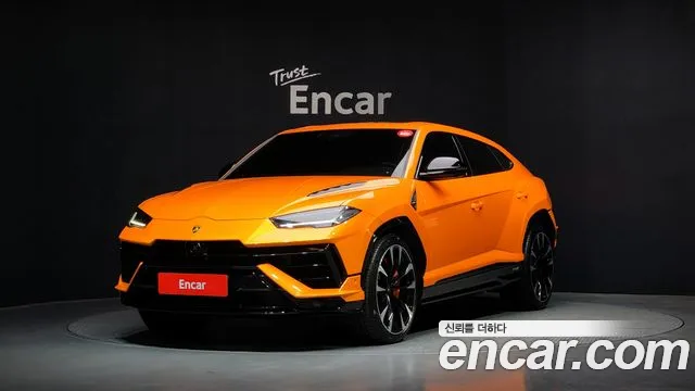 Фотография автомобиля — Lamborghini Urus