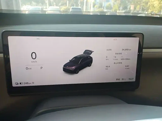 Leapmotor C10 — Фото автомобиля 11