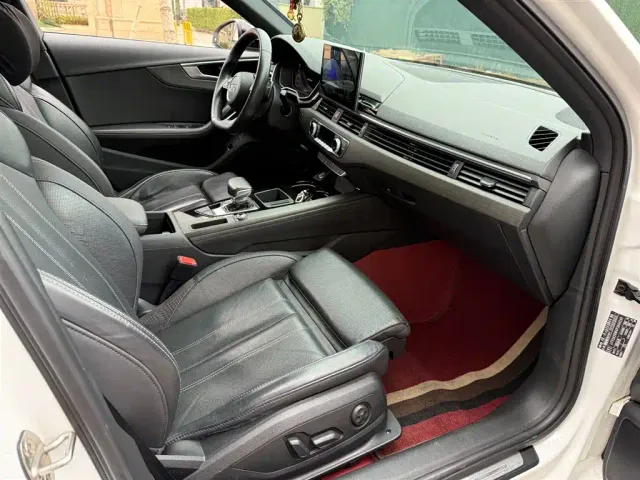 Audi A4L — Фото автомобиля 13