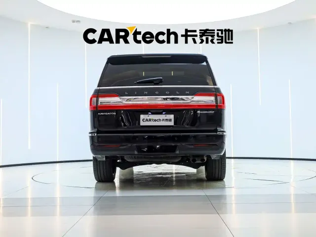 Lincoln Navigator — Фото автомобиля 6