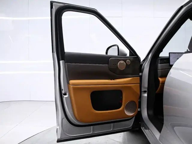 IM Motors LS8 — Фото автомобиля 12