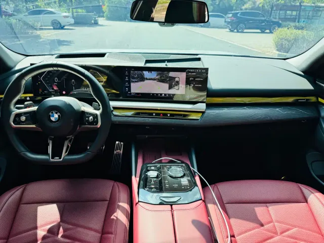 BMW 5 Series — Фото автомобиля 5