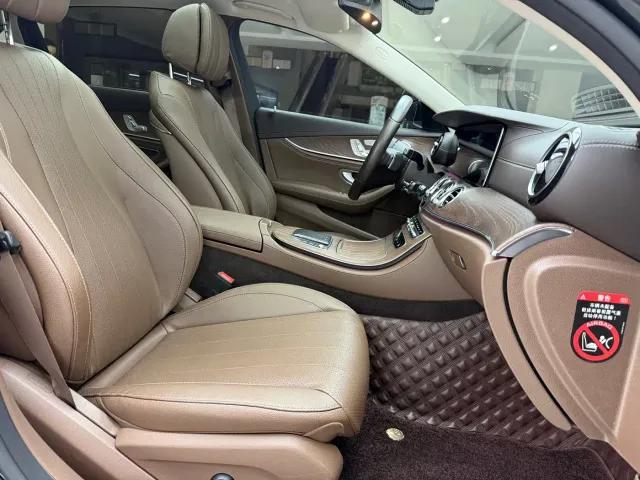 Mercedes-Benz E-Class — Фото автомобиля 16