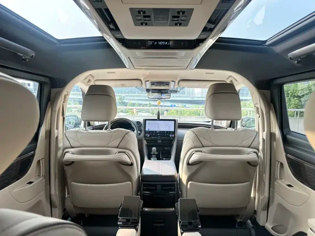 Toyota Vellfire — Фото автомобиля 9