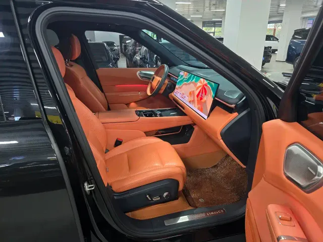 Lynk & Co 900 — Фото автомобиля 12