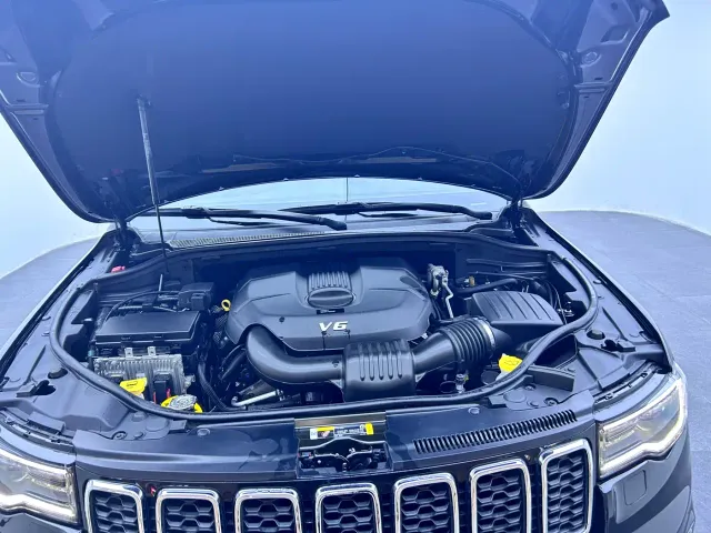 Jeep Grand Cherokee — Фото автомобиля 18