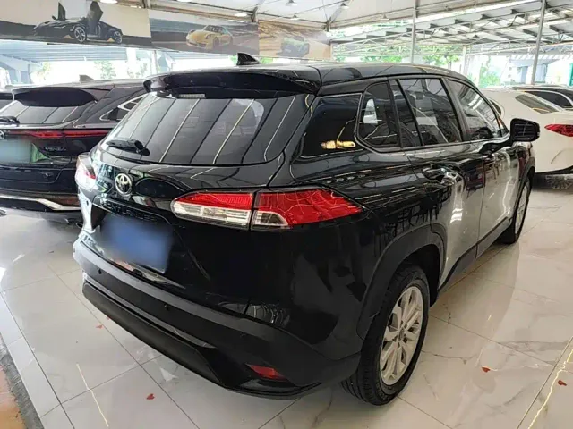 Toyota Frontlander 2022 2.0L CVT Elite — Фото автомобиля 6