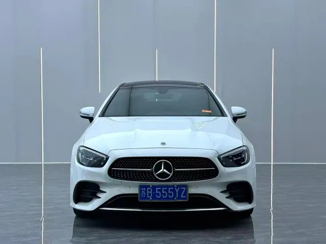 Mercedes-Benz E-Class — Фото автомобиля 2