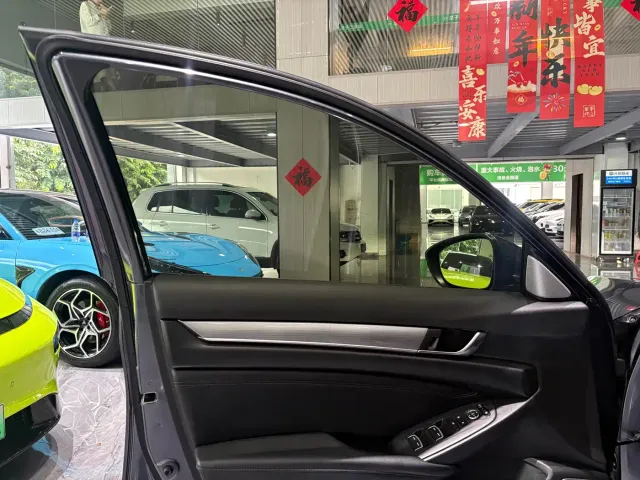 Honda Accord — Фото автомобиля 16