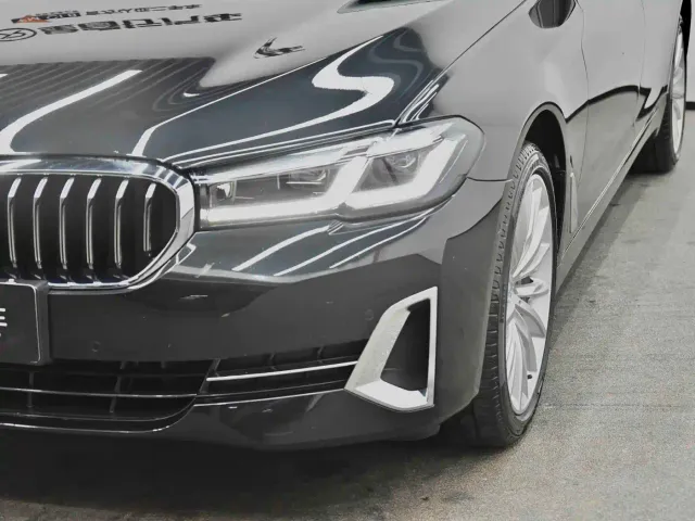 BMW 5 Series — Фото автомобиля 8