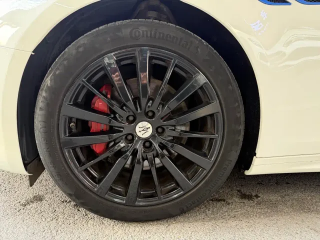 Maserati Ghibli — Фото автомобиля 5
