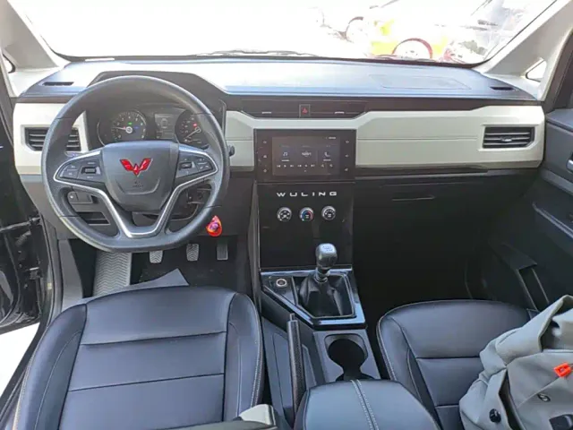 Wuling Zhengcheng — Фото автомобиля 9