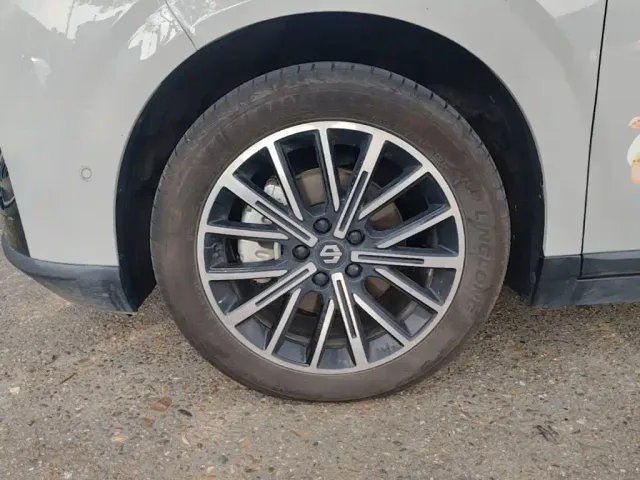 Leapmotor B10 — Фото автомобиля 22