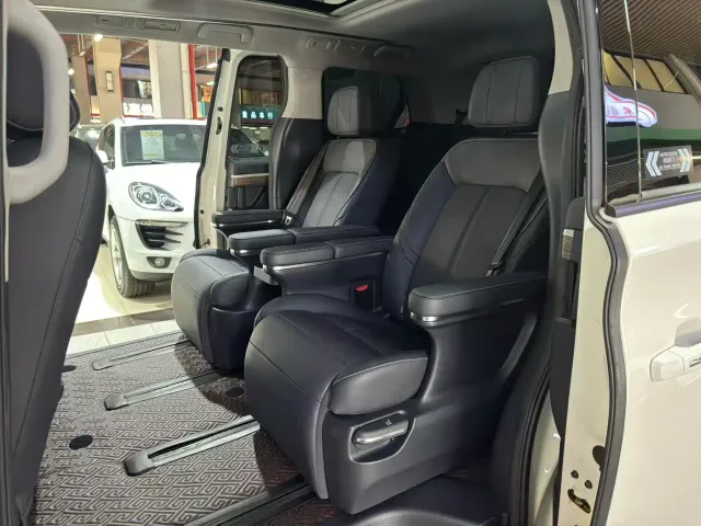 GAC Trumpchi M8 — Фото автомобиля 9