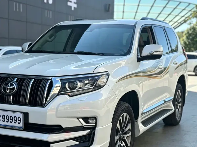 Toyota Land Cruiser — Фото автомобиля 2