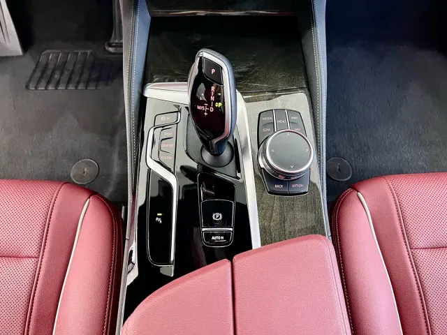 BMW 5 Series — Фото автомобиля 18