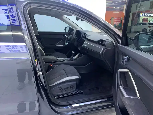 Audi Q3 — Фото автомобиля 14