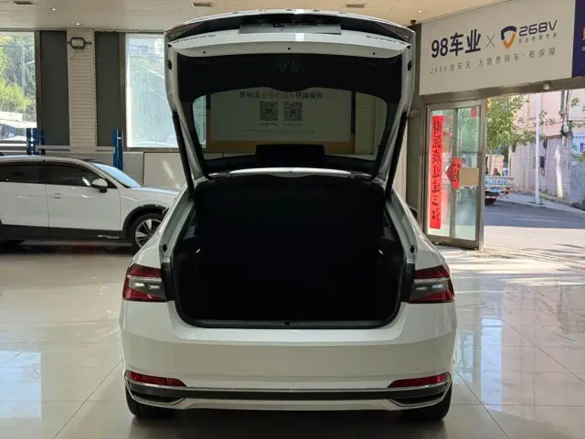 Skoda Superb — Фото автомобиля 24