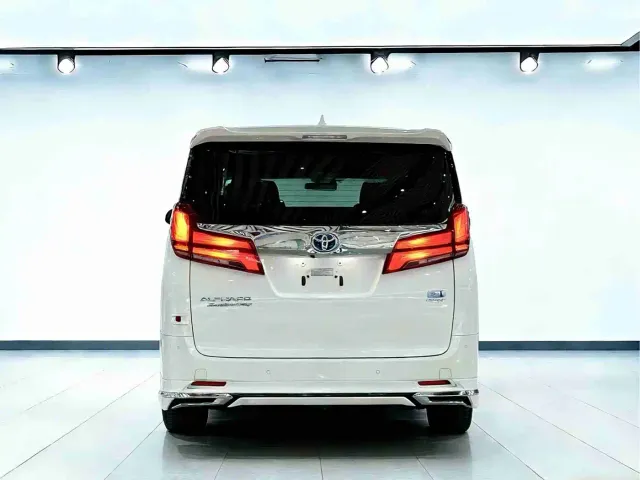 Toyota Alphard — Фото автомобиля 5
