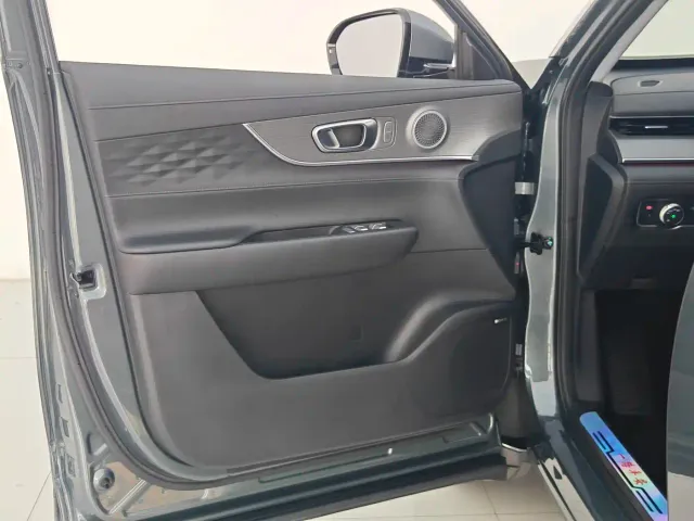 Chery Tiggo 8 PLUS — Фото автомобиля 28