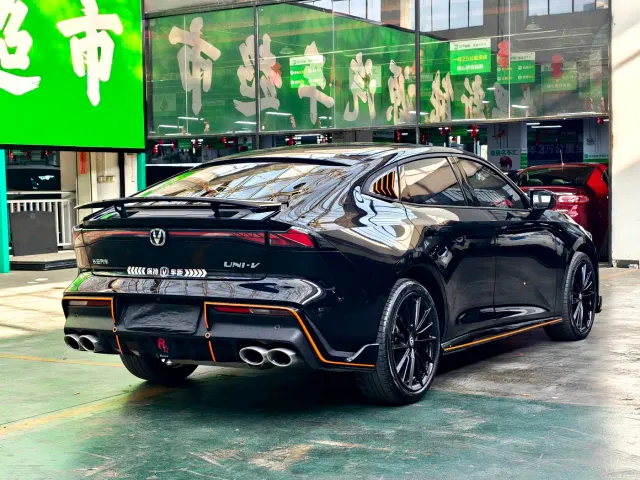 Changan UNI-V — Фото автомобиля 13
