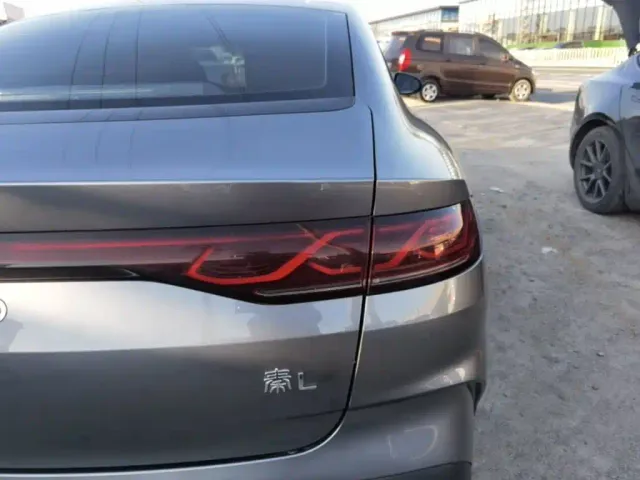 BYD Qin L — Фото автомобиля 7