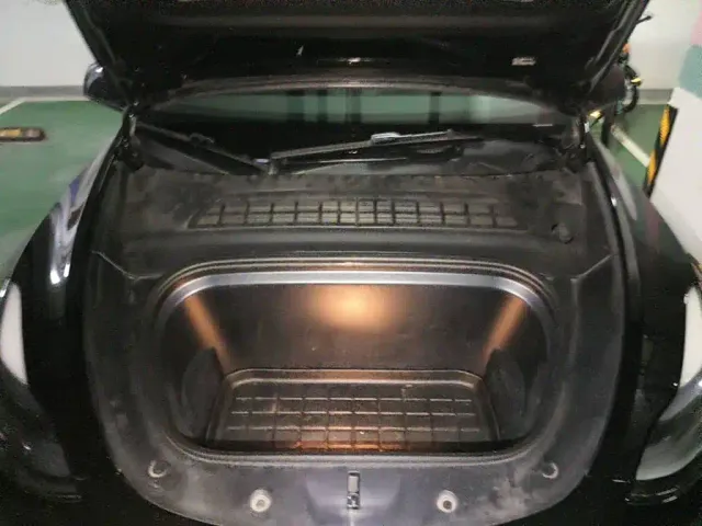 Tesla Model Y — Фото автомобиля 3