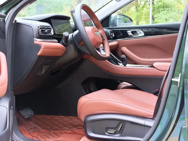 Geely Emgrand — Фото автомобиля 19