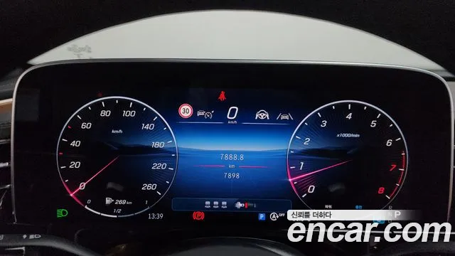 Mercedes-Benz E-Class — Фото автомобиля 6