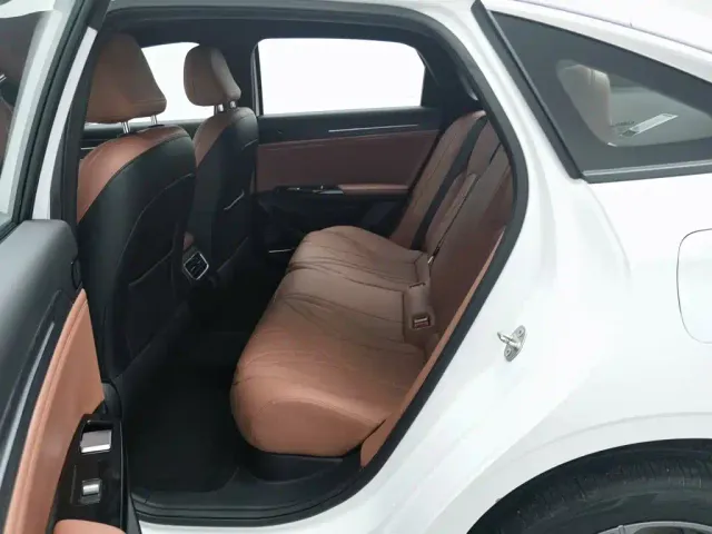 Geely Galaxy L6 — Фото автомобиля 15