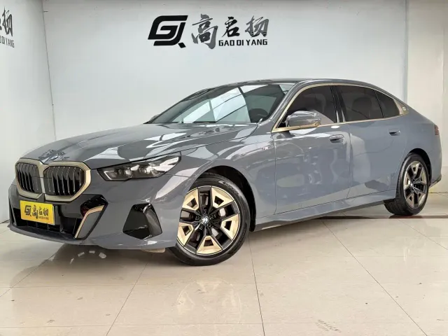 Фотография автомобиля — BMW 5 Series