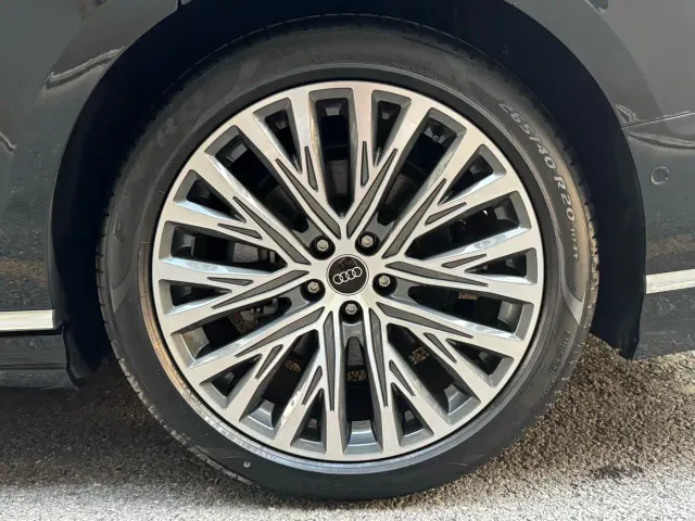Audi A8 — Фото автомобиля 13