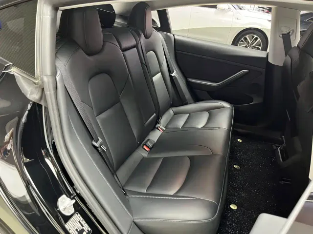 Tesla Model 3 — Фото автомобиля 16