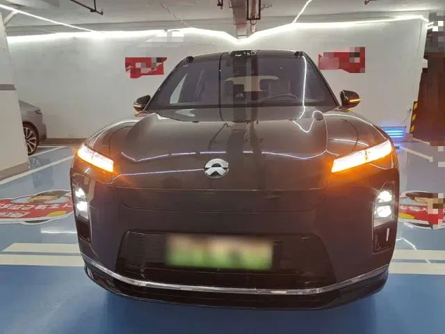 Nio ES8 — Фото автомобиля 2