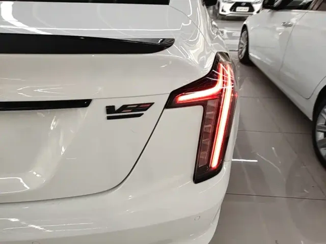 Cadillac CT5 — Фото автомобиля 7