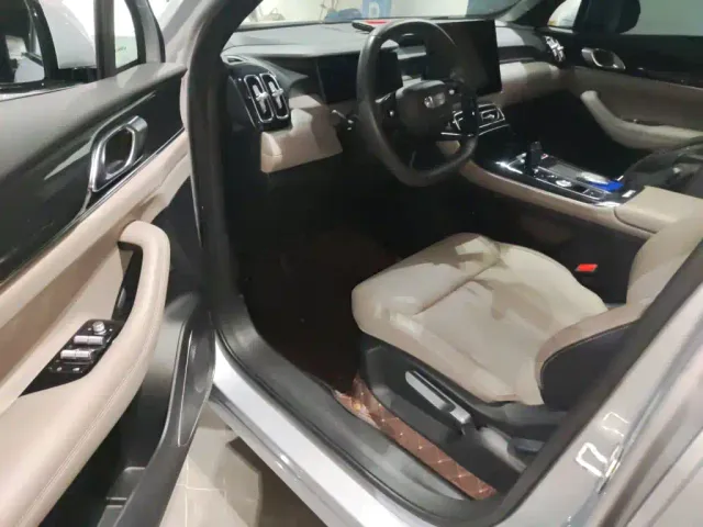 Geely Boyue L — Фото автомобиля 12