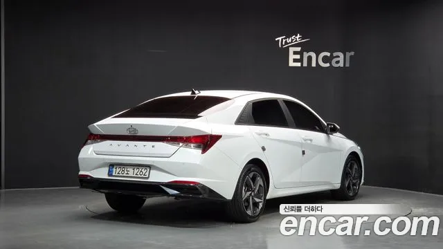 Hyundai Avante CN7 — Фото автомобиля 2