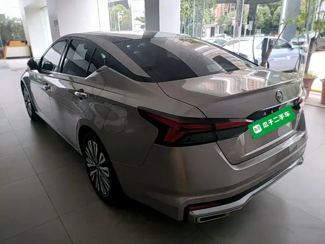 Nissan Teana — Фото автомобиля 4
