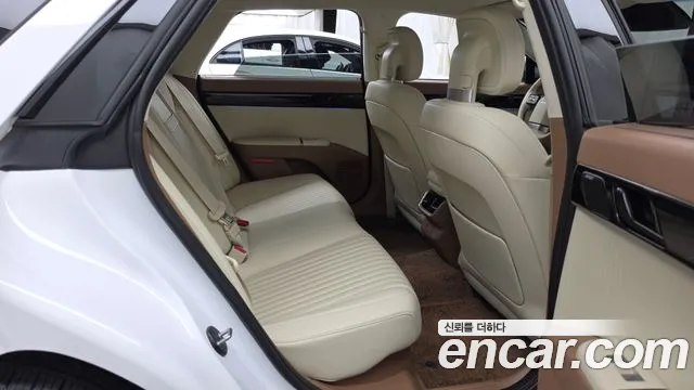 Hyundai Grandeur GN7 — Фото автомобиля 18