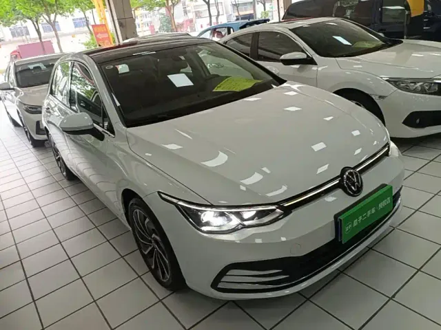 Volkswagen Golf — Фото автомобиля 3